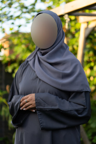 Grey closed abaya