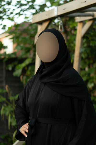 Black closed abaya