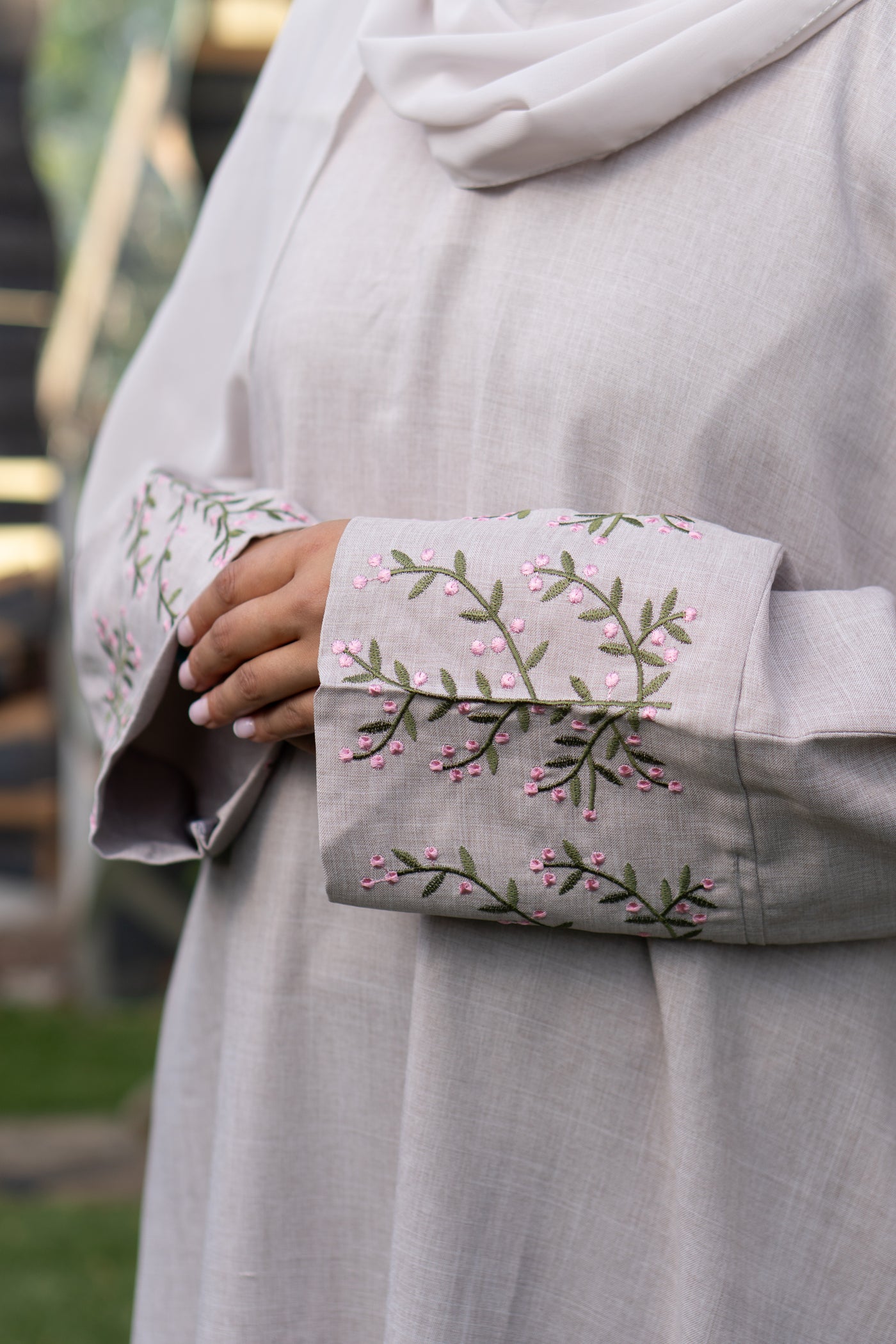 Linen floral sleeve abaya