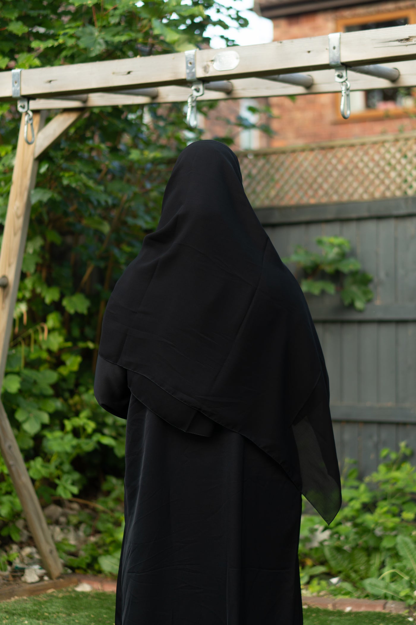 Black closed abaya