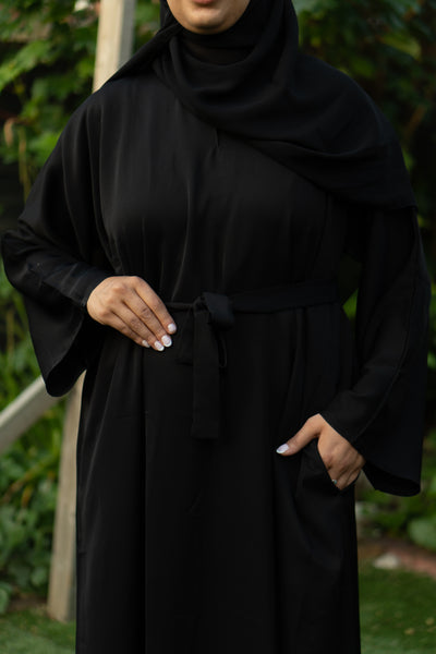 Black closed abaya