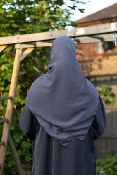 Grey closed abaya